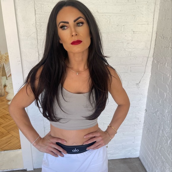 Meet your Posher, Leah - Picture 2 of 2